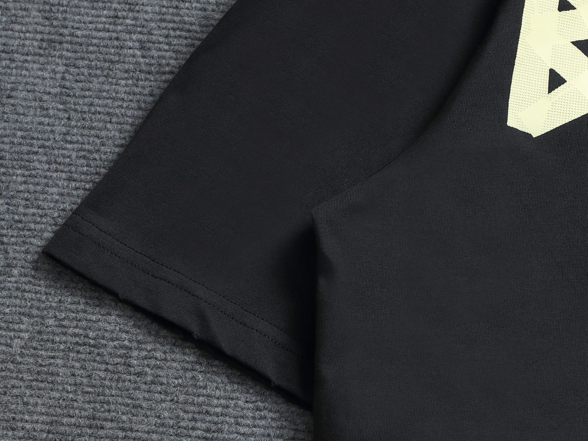 BALENCIAGA 2026 Logo ， Retro Same Style T 320 Versatile : Black Size：XS S M L
